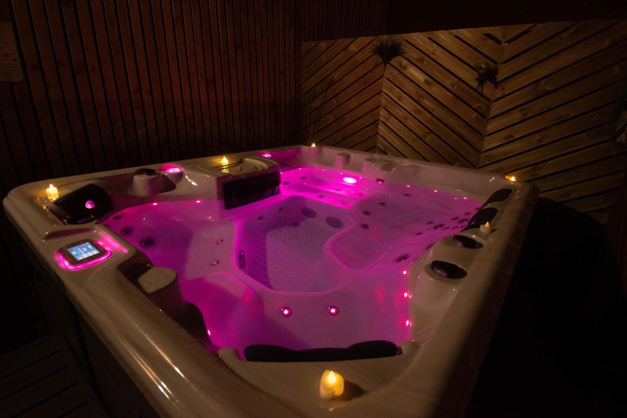 Studio Les 2 Fees - Jacuzzi - Deco Feerique Montfort-sur-Meu Екстериор снимка