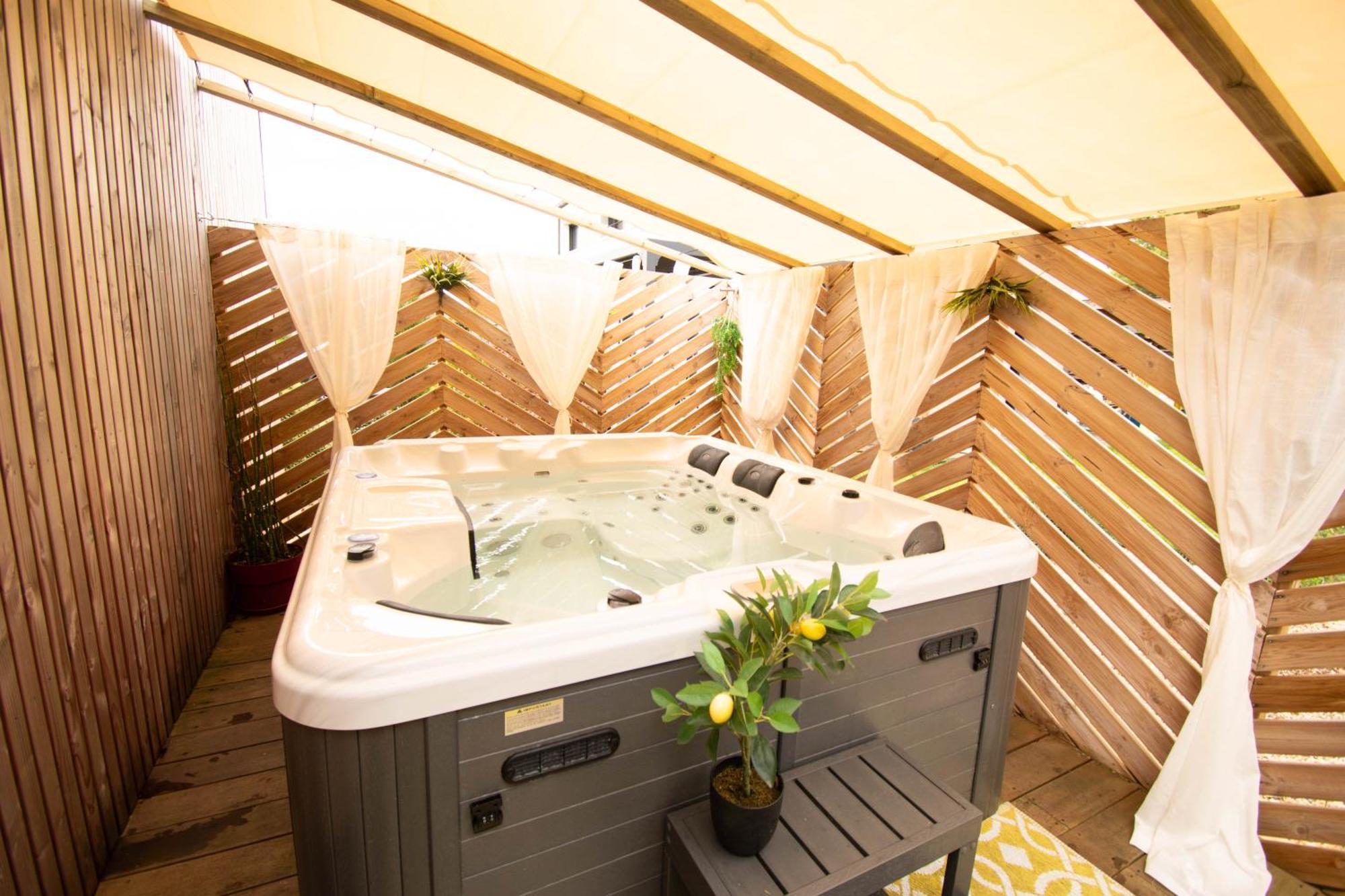 Studio Les 2 Fees - Jacuzzi - Deco Feerique Montfort-sur-Meu Екстериор снимка