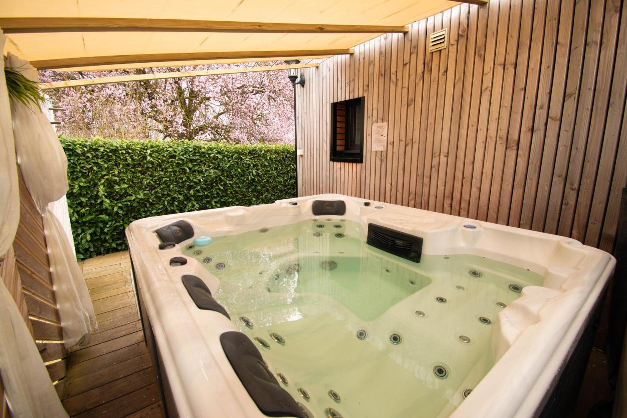 Studio Les 2 Fees - Jacuzzi - Deco Feerique Montfort-sur-Meu Екстериор снимка